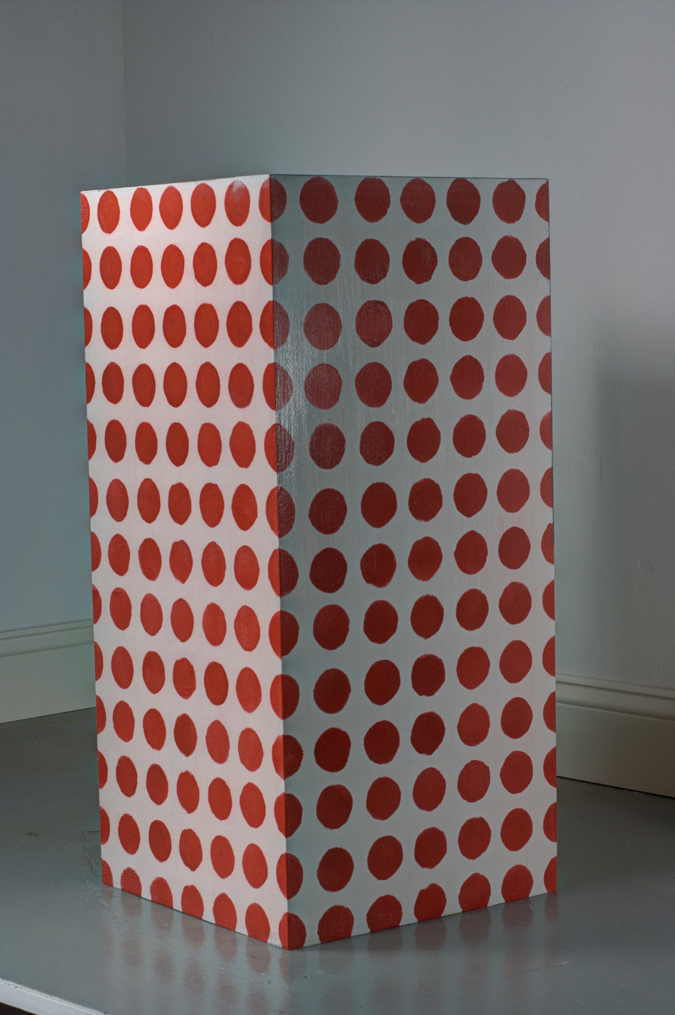 Pedimental- Red Dots Finish
