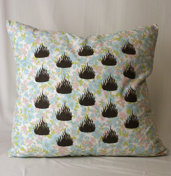 Vintage Femme Jardin Pillow with Onyx Fireball Print